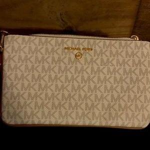 Michael Kors cream/tan zippered bag